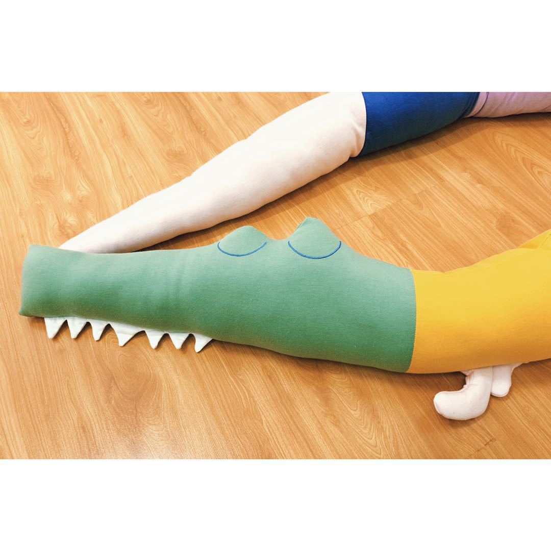Rainbow Crocodile Hug Pillow – 185cm Cotton Body Pillow